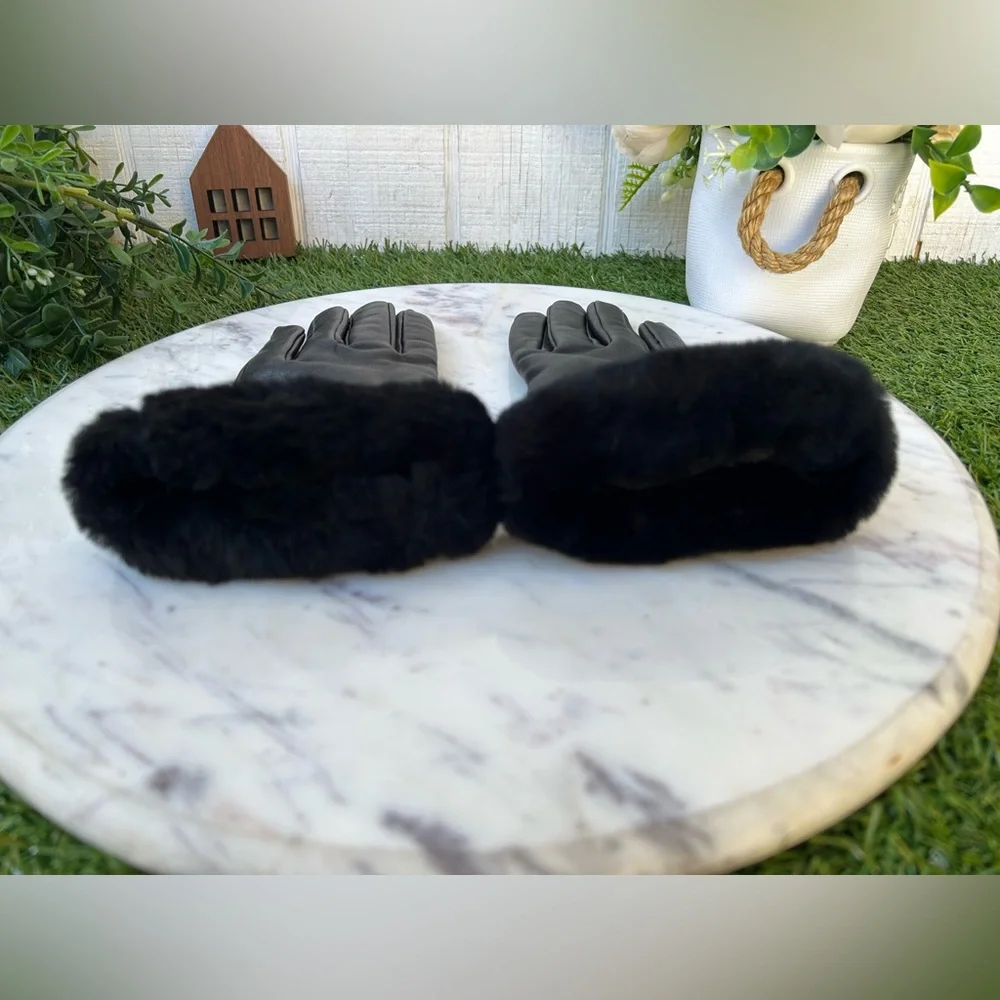 UGG Australia Gloves black Shorty Fine Leather w/Shearlin size M/NEW